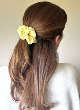Load image into Gallery viewer, Rib Scrunchie (colour options)
