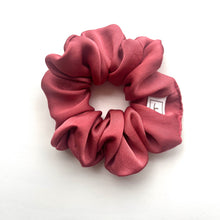 Load image into Gallery viewer, Mariama Scrunchie
